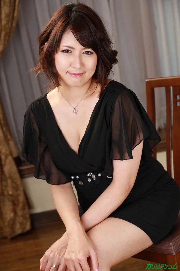 Pretty Asian babe Maya Misaki shows her creampied pussy after hardcore sex  - Asian, Hairy, Creampie, Deepthroat, Cumshot, Hardcore, Close Up, Kissing, Short Hair, Tiny Tits  - Photo 2