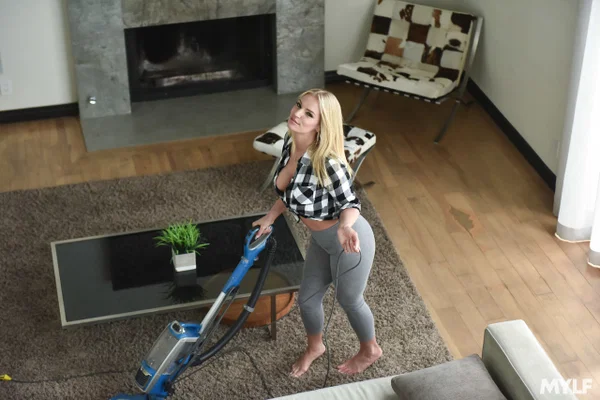 Blonde PAWG Rachael Cavalli seduces her sister's boyfriend and fucks his dick  - MILF, Step Sister, PAWG, Perfect, Upskirt, Blonde, Natural Tits, Big Tits, Reality, High Heels  - Photo 7