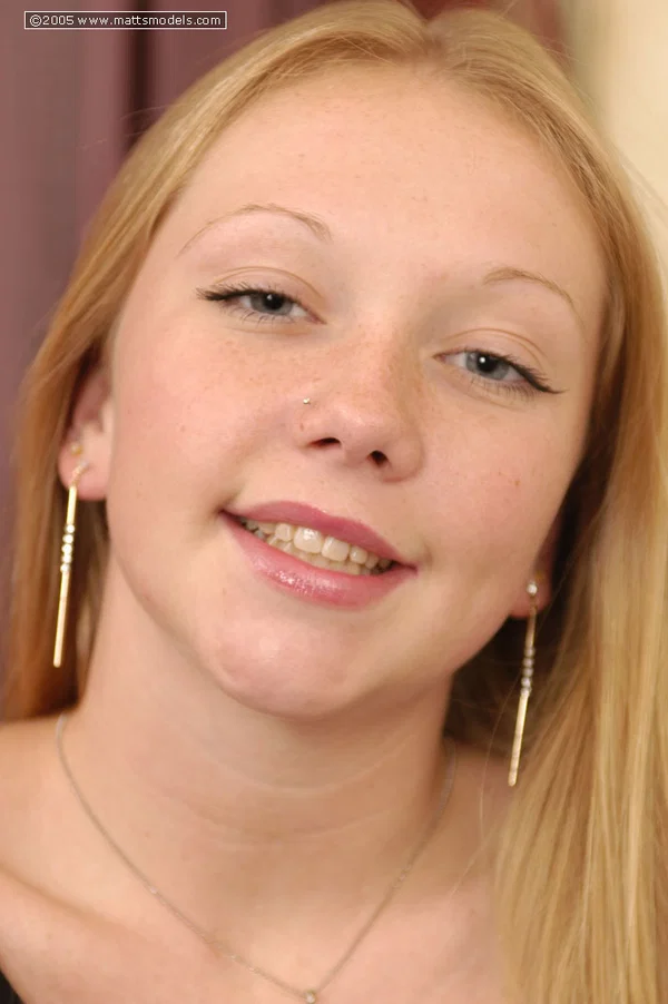 Strawberry blonde amateur Neveah fingers her pink pussy during a closeup  - Face, Amateur, Close Up, Babe, Pussy, Spreading, Shaved, Jeans, Socks, Blonde  - Photo 1