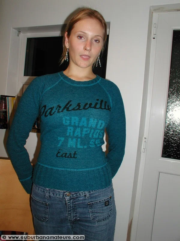 Amateur slut Tabbi posing in her sexy lingerie in a solo compilation  - Amateur, British, Jeans, Clothed, Feet, Stockings, Skirt, Skinny, European, Lingerie  - Photo 11