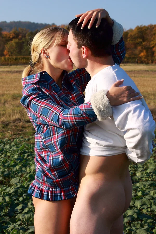 Blonde girl and her boyfriend have sex in a crop field away from prying eyes  - Ass Fucking, Doggy Style, Farm, Czech, Outdoor, Fingering, Hardcore, Teen, Kissing, Cumshot  - Photo 9