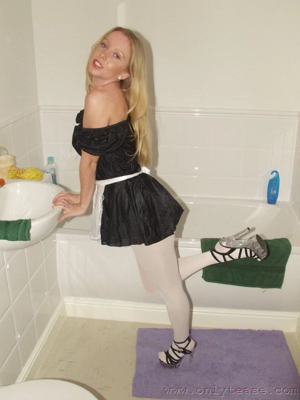 Little maid Louise rips her white pantyhose and poses in the bathroom  - Stockings, Legs, Pussy, Non Nude, Babe, Solo, Beautiful, Spreading  - Photo 10