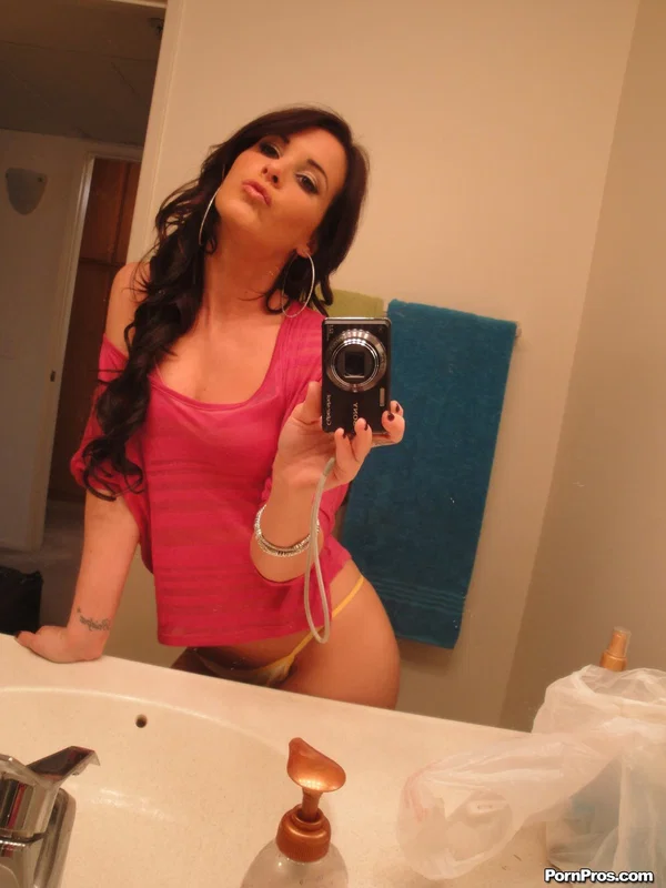British girlfriend Mia Valentine takes photo of her sexy naked body in mirror  - Teen, Blonde, Cute, Non Nude  - Photo 6
