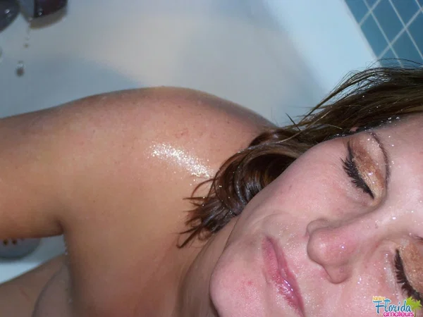 Amateur chick Toni Fay pees her pants and while taking a shower  - Panties, Shower, MILF, Close Up, Amateur, Flexible, Pussy, Wet, Shaved, Pissing  - Photo 16