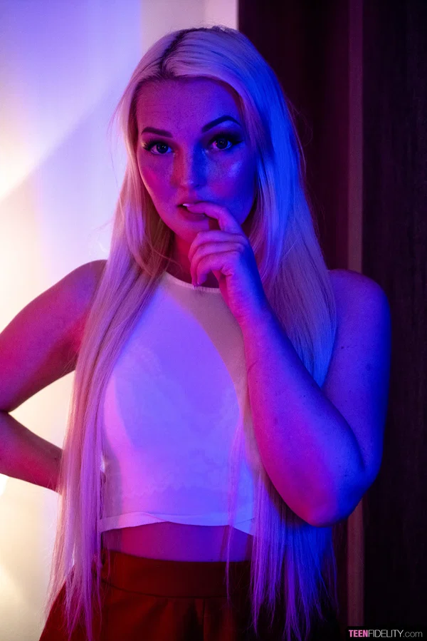 Czech teen Lovita Fate strips her clothes and lingerie to pose nude  - Czech, Teen, Cute, Blonde, Pornstar, White  - Photo 3