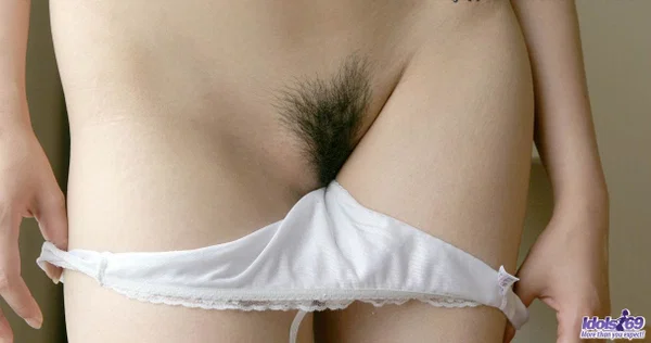 Japanese solo girl Yuu wets her trimmed muff after removing white panties  - Japanese, Asian, Hairy, Babe, Close Up, Panties, Tiny Tits, Ass, Shower, Feet  - Photo 2