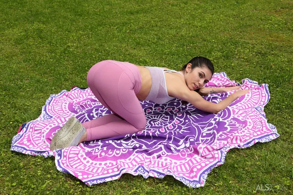 Amateur chick Gianna Gem sticks a baseball bat in her twat after yoga outdoors  - Yoga, Shaved, Outdoor, Yoga Pants, Amateur, Spreading, Teen, Pussy, Babe, Brunette  - Photo 3