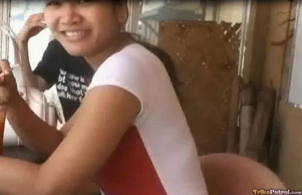 Filipino girl has no identity card and policeman fucks her in a hotel room  - Asian, Amateur, Pretty, Non Nude  - Photo 1