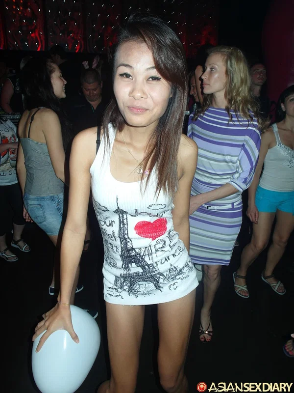 Naughty Asian teen Julie presents her slim figure before sex and a creampie  - Asian, Creampie, Skinny, Amateur, Public, Missionary, Tiny Tits, Shaved, Sexy, Close Up  - Photo 2