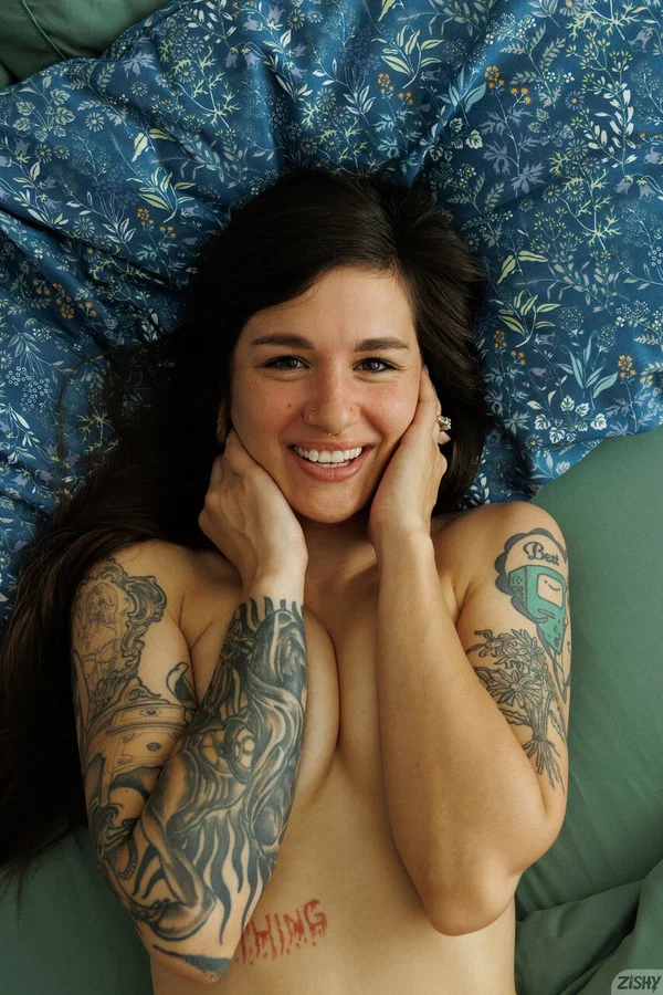 Tattooed babe Luna Lovely shows her perfect booty wearing sexy panties  - Amateur, Non Nude, Pornstar, Beautiful, Babe, Solo  - Photo 11
