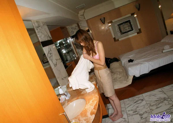 Japanese teen Koyuki disrobes before taking a bath at the end of the day  - Japanese, Asian, Underwater, Teen, Public, Redhead, Babe, Skirt, Shower, Ass  - Photo 15