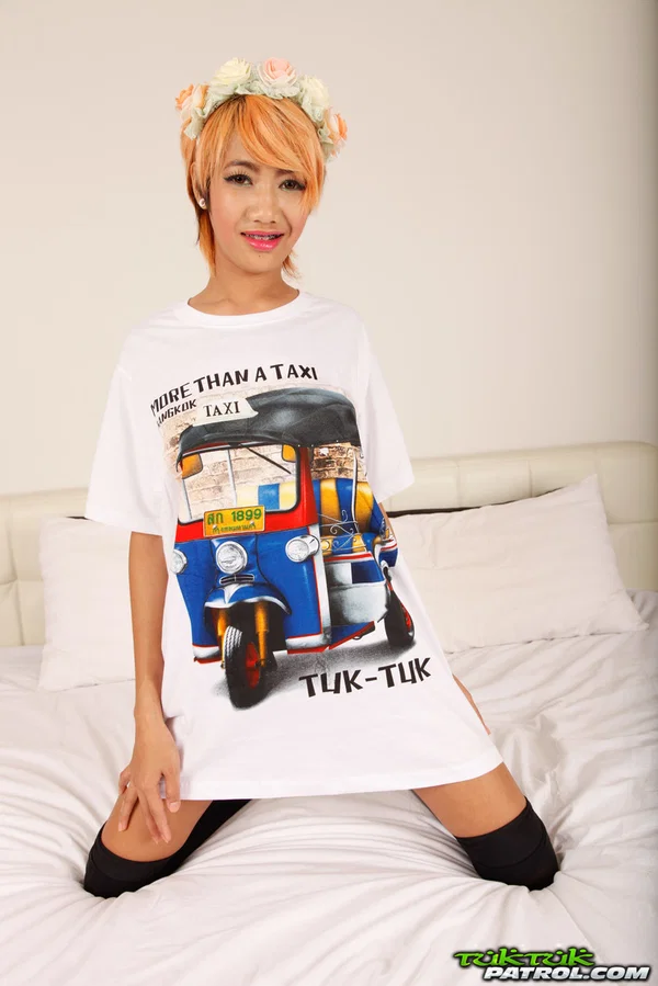 Asian cutie Omsin poses for the camera in a shirt and knee socks  - Asian, Amateur, Short Hair, Non Nude  - Photo 7