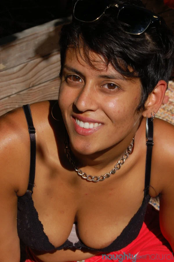 American Sonya undresses in the garden & flaunts her big tits and fuzzy twat  - Short Hair, Hairy, MILF, Amateur, Beautiful, Big Tits, Outdoor, Sexy, Tall, Spreading  - Photo 4