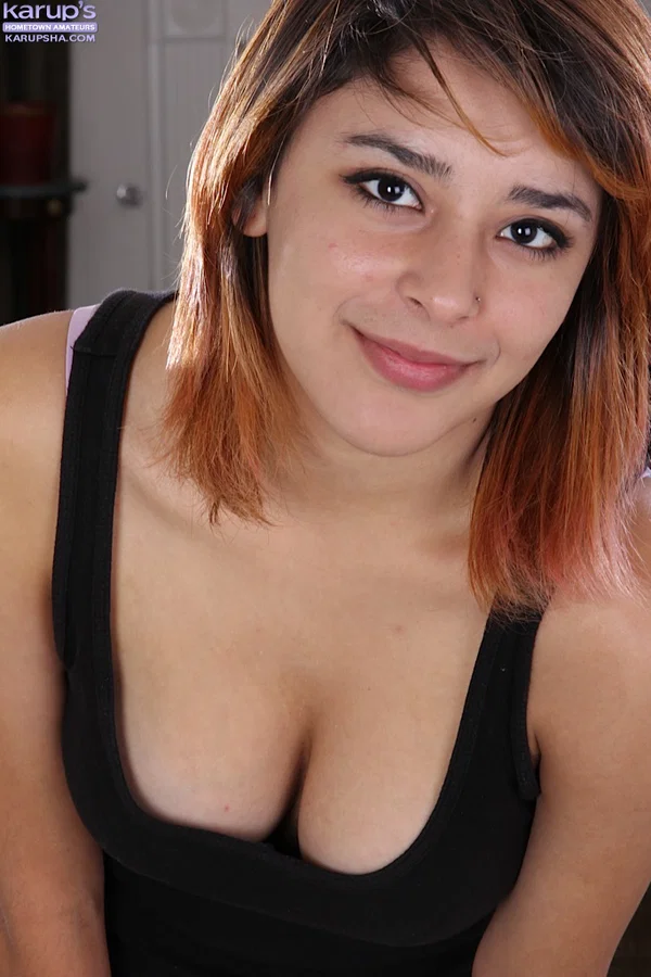 Cute teen Kaya Smith undressing and exposing her tight pussy in close up  - Teen, Amateur, Babe, Close Up, Pussy, Panties, Jeans, Shaved, Undressing, Spreading  - Photo 1