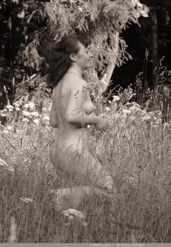 Amateur ginger teen with a big ass posing in beautiful nature butt naked  - Redhead, Outdoor, Teen, Tiny Tits, Nipples, Cute, Short Hair, Glamour, Ass, Model  - Photo 16