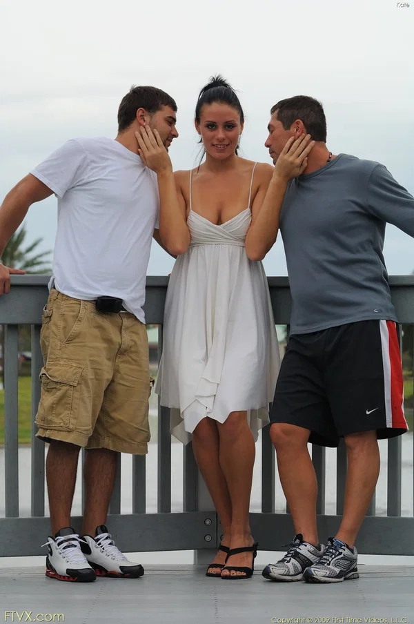Glamour babe Kate does upskirting and flashes her cute camel toe in public  - Threesome, Tall, Upskirt, Outdoor, Clothed, Skirt, Pretty, Sexy, Perfect, High Heels  - Photo 12