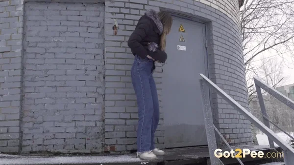 White girl pulls down her jeans to pee in the snow behind a building  - Pissing, Jeans, Outdoor, Pussy, Spreading, Solo, Close Up, Shaved, Panties, Babe  - Photo 14