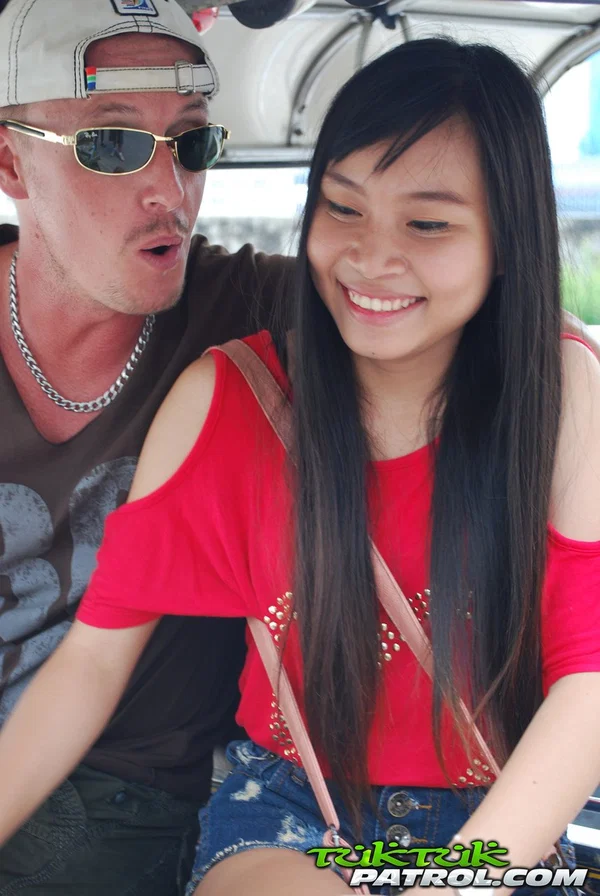 Pretty Asian Bew rides in a tuk tuk while showing her hot legs in booty shorts  - Thai, Mom, Asian, Amateur, Sexy, Tall, Skinny, British  - Photo 16