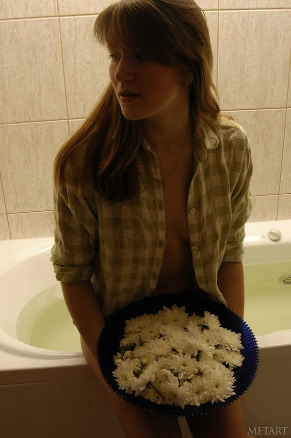 Nice teen with a phat ass shows her bald twat while taking a bath in flowers  - Bath, Face, Wet, Big Tits, Spreading, Pretty, Pussy, Model, Feet, Skinny  - Photo 1