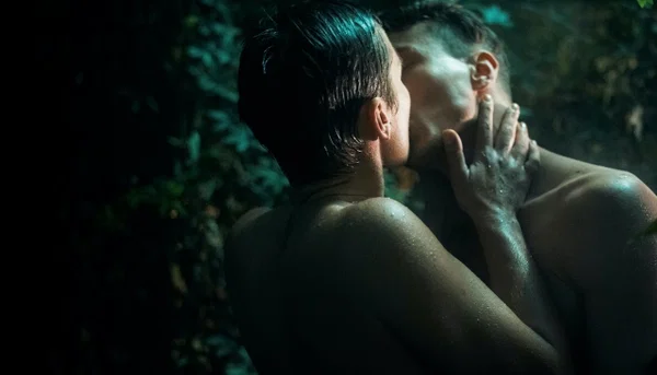 Lovely mom Emma Wild having romantic sex with her lover in the dark  - Amateur, Mom, MILF, Fetish, Sexy, Couple, Skinny, Short Hair, Kissing, European  - Photo 4