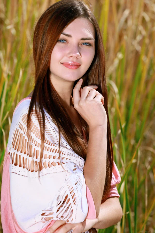 Nice teen with long hair gets completely naked in tall grasses  - Public, Russian, Perfect, Teen, Pussy, Outdoor, Pretty, Glamour, Sexy, Model  - Photo 1