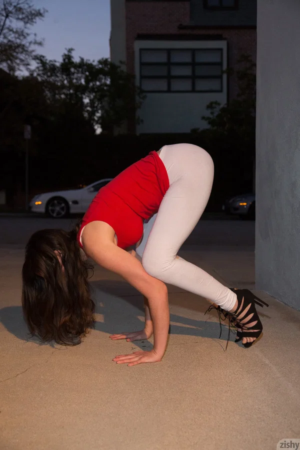 Teen girlfriend Irene Quinn flashes her pubes and spreads legs in sheer nylons  - Pantyhose, Public, Non Nude, Upskirt, Glasses, Amateur, High Heels, Beautiful, Outdoor, Asshole  - Photo 2