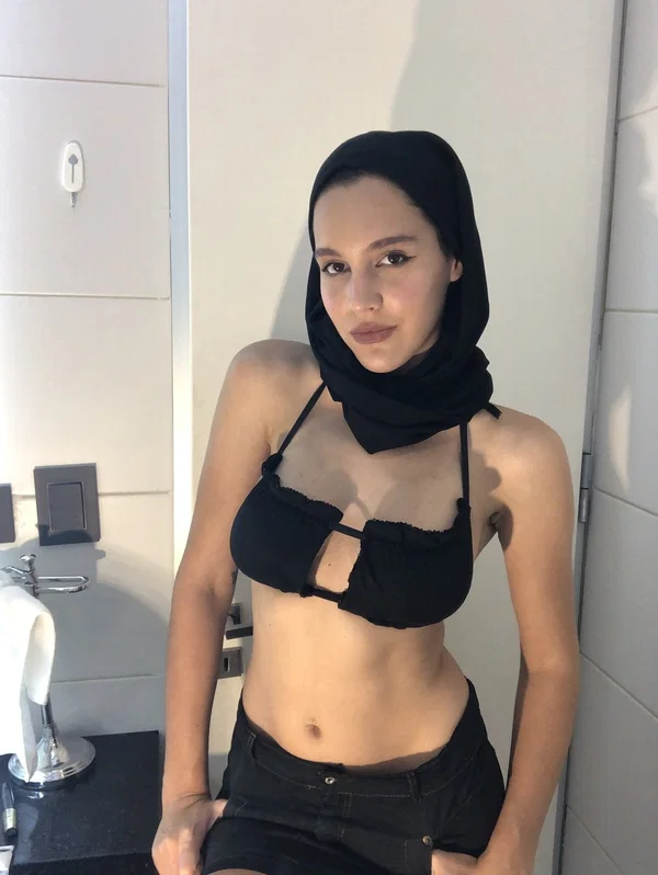 OnlyFans Clara Blanc featuring Clara Blanc Porn Images  - Cute, Amateur, Teen, Skirt, Non Nude, Brunette, Lingerie, Model, Glamour, Skinny  - Photo 12