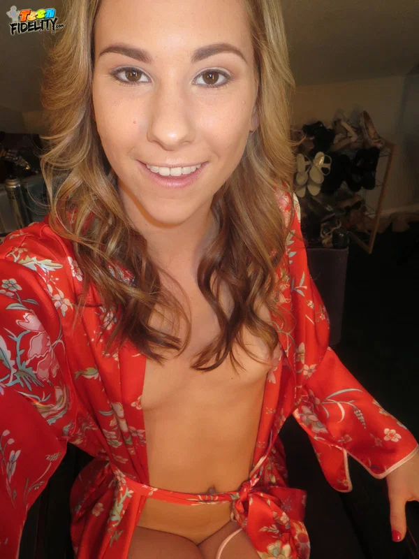 Petite amateur teen Tysen Rich takes off her cute outfit to show small titties  - Pornstar, Ass, Selfie, Skinny, Natural Tits, Clothed, White, Jeans, PAWG, Tiny Tits  - Photo 12