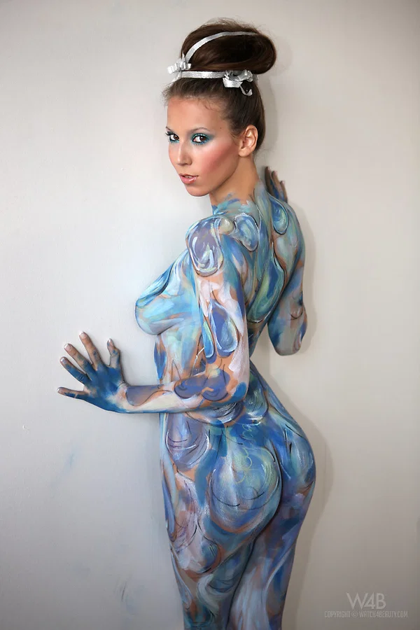 Solo model with nice tits models naked but covered in body paint  - Fetish, Glamour, Big Tits, Czech, Babe, Beautiful, Ass, Pussy, High Heels, Model  - Photo 6