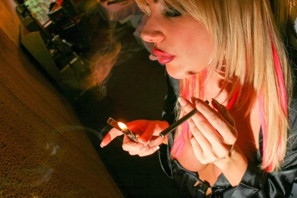 Saucy American MILF Brittany Andrews shows her big tits while smoking  - Smoking, Pornstar, Big Tits, Blonde, White, Babe, Beautiful, Solo, Non Nude, Fake Tits  - Photo 8