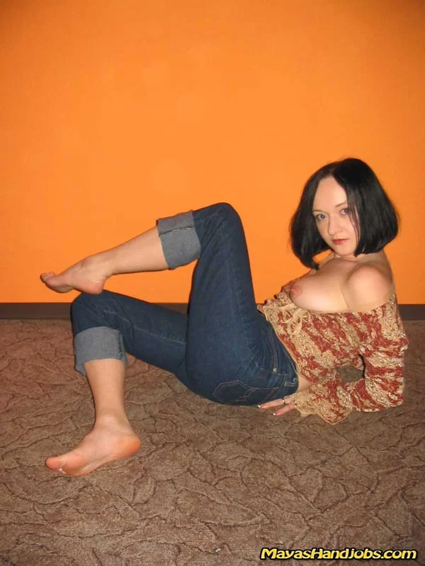 Brunette MILF Mayas Handjobs flaunts her perfect ass and one of her juicy tits  - MILF, Short Hair, Feet, Brunette, Non Nude  - Photo 9
