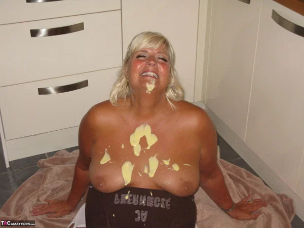 Middle-age blonde plumper Chrissy Uk covers her mostly naked body in batter  - Housewife, Mature, Chubby, BBW, Curvy, Thick, Amateur, Lingerie, Fetish, Stockings  - Photo 15