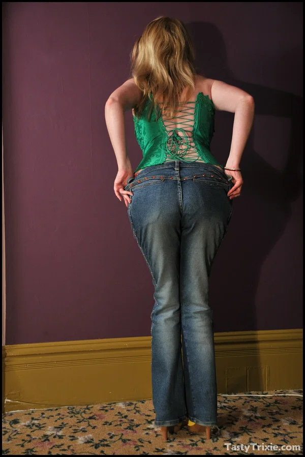 Mature amateur Tasty Trixie looses her big boobs from a corset in blue jeans  - Mature, Jeans, MILF, PAWG, Big Tits, Ass, Nipples, Natural Tits, Close Up, Blonde  - Photo 14
