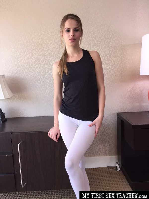 Cute teen pornstar Jillian Janson doffs her shirt and tights to show her pussy  - Mature, MILF, Teen, Pussy, Spreading, Pornstar, Sexy, Cute, Blonde, Feet  - Photo 9