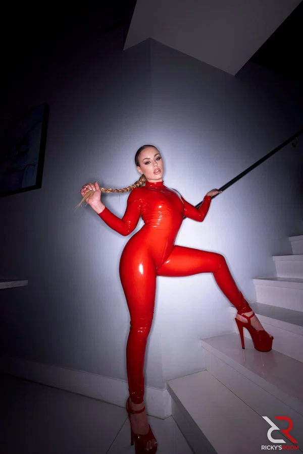 Blonde Anna Claire Clouds flaunts her curvy body wearing a sexy latex catsuit  - Latex, Hardcore, Spreading, Non Nude, Blonde  - Photo 19