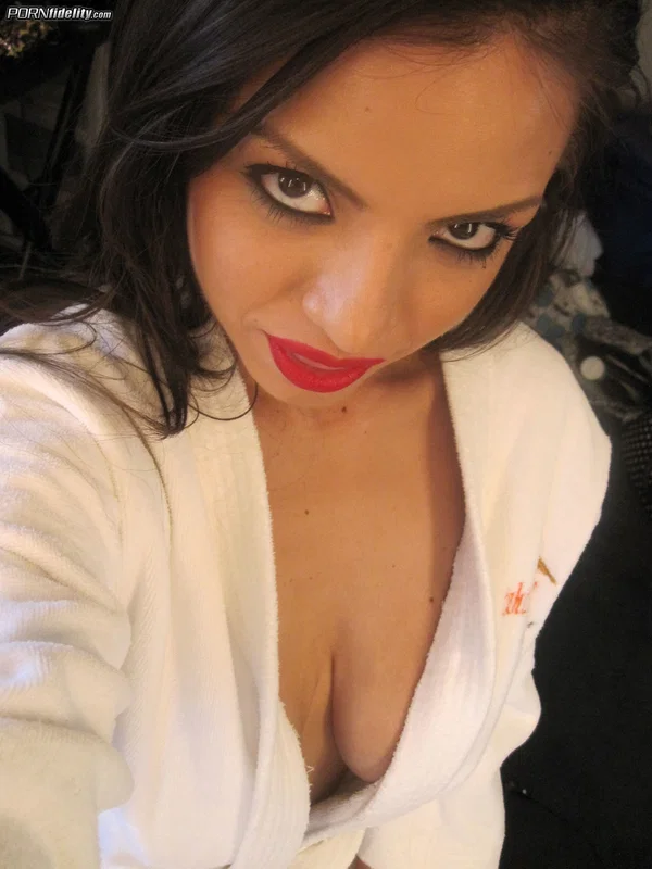 Hot brunette Latina Yurizan Beltran exposes her big tits & teases with her ass  - Selfie, MILF, Latina, Beautiful, Face, Pornstar, Outdoor, Bikini, Ass, Babe  - Photo 13