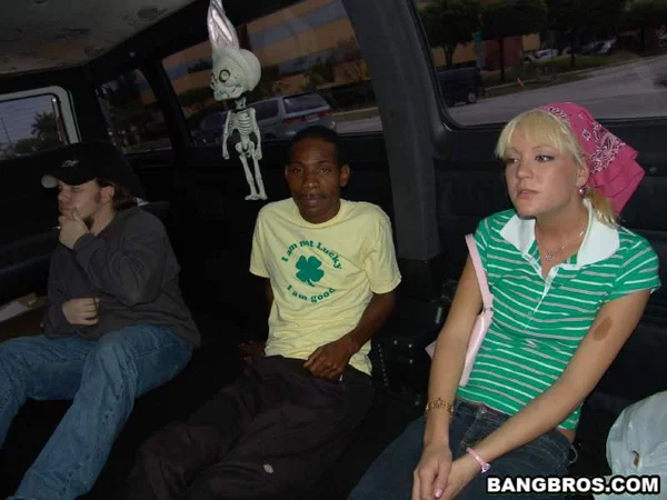 Blonde teen Daisy Dean gets picked up and fucked by a black stranger  - Smoking, Mom, Interracial, Amateur, Teen, Skinny, Sexy, Cute, Hardcore, Outdoor  - Photo 6