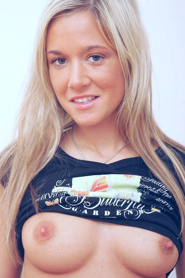 Pretty teen Jana shows her magnificent tits and her delicious pink pussy  - Amateur, Teen, Cute  - Photo 13