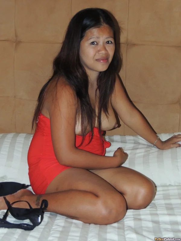 Amateur Asian Olivia Magno slowly exposes her big tits and sits on a dick  - Filipina, Pinay, Asian, Amateur  - Photo 12