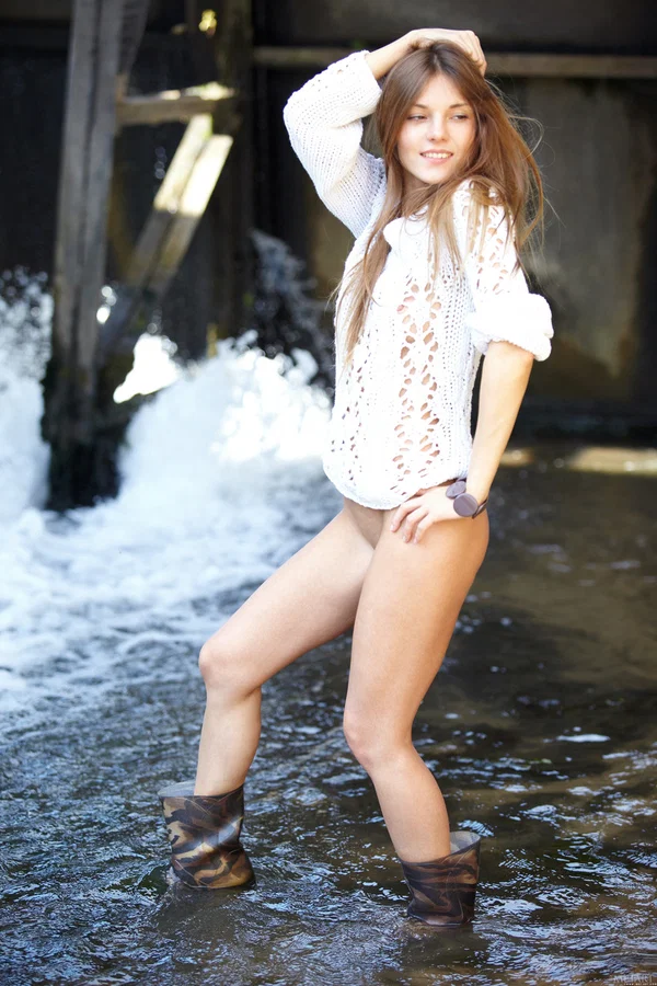Young beauty in short shorts and boots flashes her teen pussy amid rushing water  - Wet, Teen, Outdoor, Cute, Beautiful, Skinny, Solo, Glamour, Babe, Ass  - Photo 19