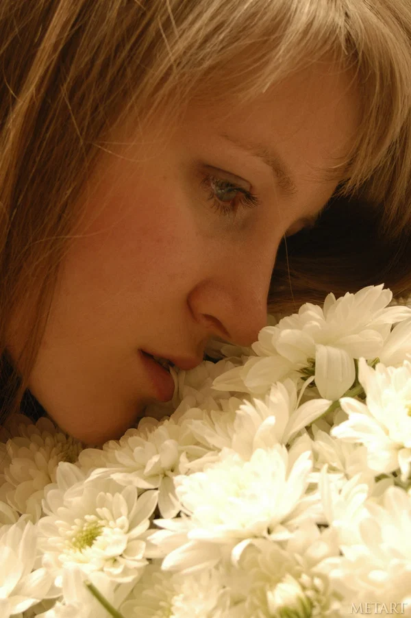Nice teen with a phat ass shows her bald twat while taking a bath in flowers  - Bath, Face, Wet, Big Tits, Spreading, Pretty, Pussy, Model, Feet, Skinny  - Photo 2
