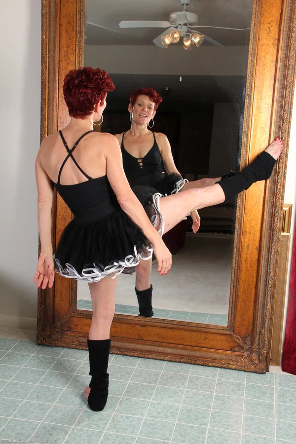 Mature redhead ballerina Suzy Stanton strips and masturbates on the floor  - Mature, Ballerina, Chubby, Natural Tits, Curvy, Redhead, Socks, Thick, Tiny Tits, BBW  - Photo 3