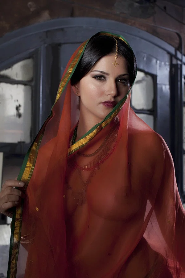 Busty solo girl Sunny Leone models solo in see thru Indian attire  - Indian, MILF, Clothed, Pornstar, Teen, Cute, Non Nude  - Photo 8