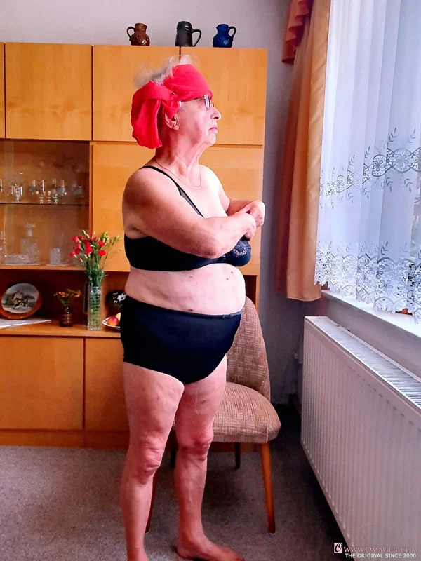 Short-haired granny Alma exposes her big saggy tits while changing  - Granny, Saggy Tits, Thick, Curvy, Chubby, BBW, Big Tits, Tall, Short Hair, Lingerie  - Photo 20