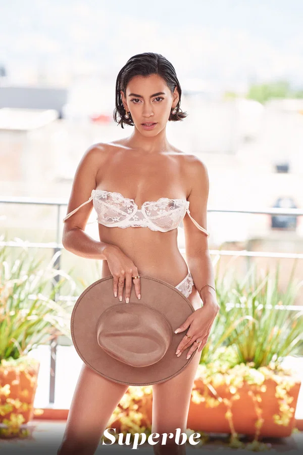 Pretty Mexican babe Danny Hernandez shows off her beautiful naked body  - Mexican, Beautiful, Latina, Short Hair, Glamour, Pornstar, Pussy, Skirt, Ass, Big Tits  - Photo 6