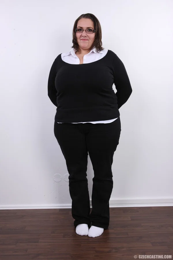 Amateur woman with glasses loses her clothing to model naked for the first time  - Chubby, Curvy, Saggy Tits, Big Tits, BBW, Casting, Czech, Glasses, Close Up, Clothed  - Photo 2