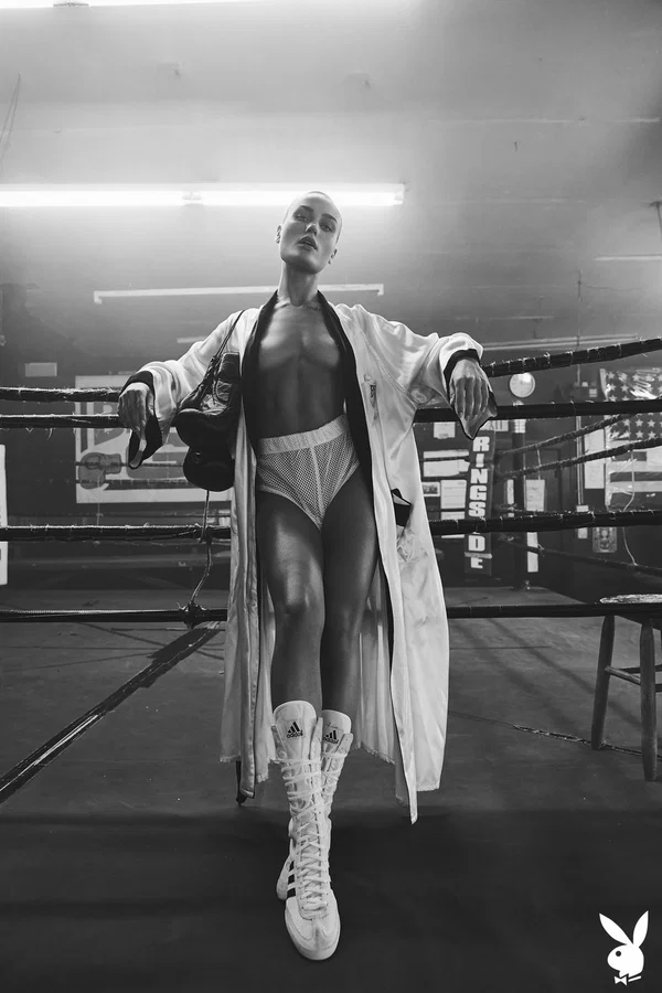 Athletic woman Vendela models semi-nude in boxing attire with a sweat on  - Sports, Piercing, Centerfold, Nipples, Babe, Tiny Tits, Ass, Beautiful, Solo, Boots  - Photo 10