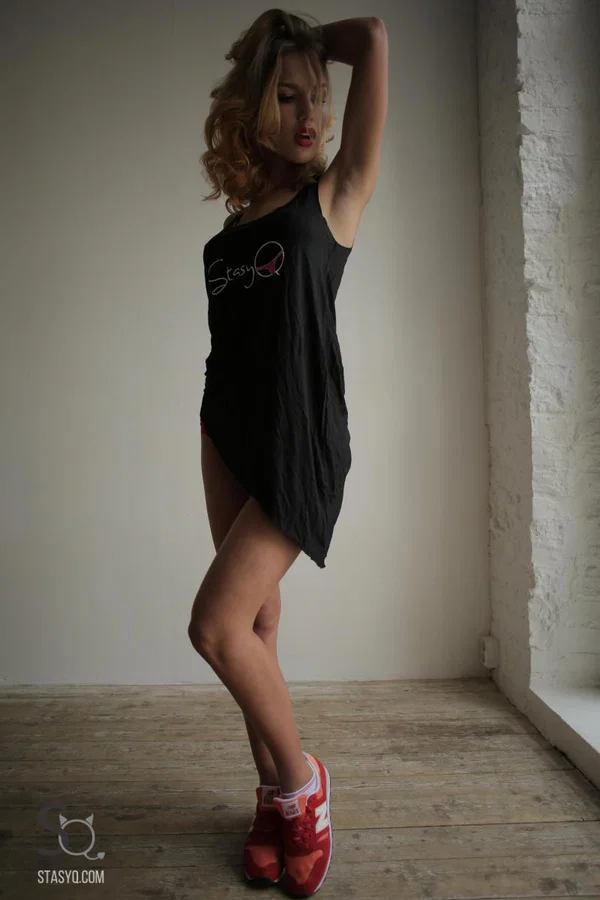 Glamorous babe BendyQ flashes sexy round tits while teasing with her hot body  - Teen, Panties, Skinny, Big Tits, Beautiful, Babe, European, Skirt, Glamour, Dress  - Photo 9