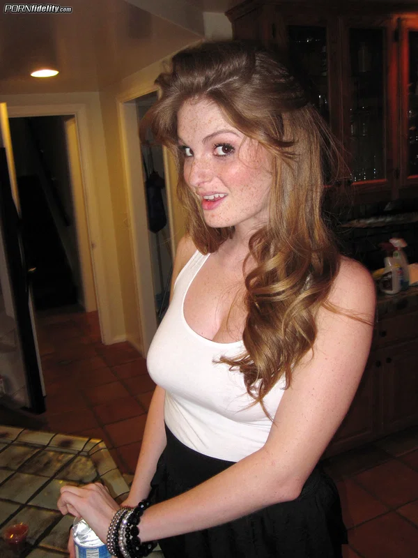 Freckled ginger Faye Reagan gets undressed to show her nice medium tits  - MILF, Mom, Redhead, Bikini, Nipples, Pornstar, White, Natural Tits, Big Tits, Outdoor  - Photo 19