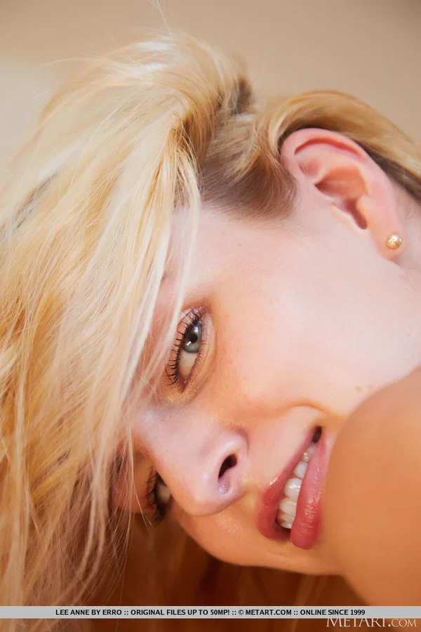 Blonde teen Lee Anne gets totally naked before a close-up of her pussy  - Teen, Hairy, Babe, Face, Glamour, Blonde, Beautiful, Cute, Model, Solo  - Photo 18